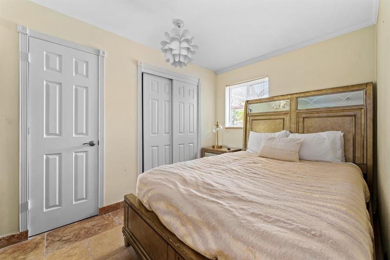 Image 41 of 73 For 2757 14th Ave