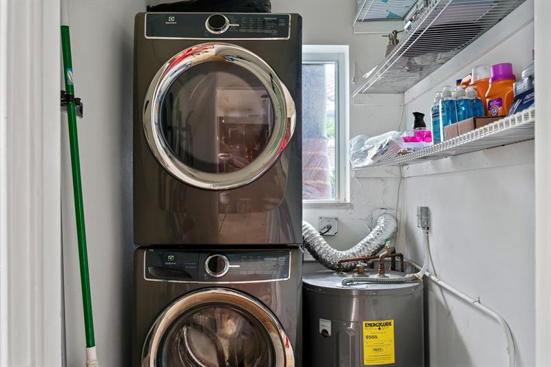 Image 46 of 73 For 2757 14th Ave