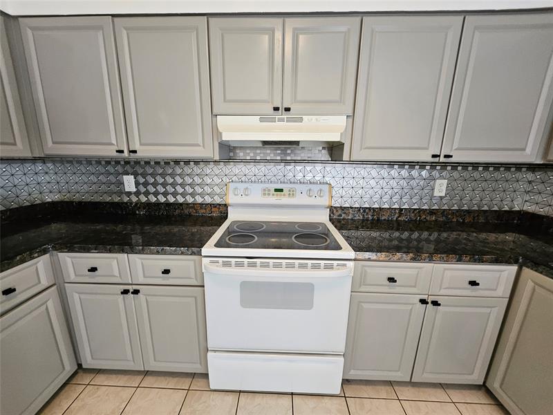 Image 5 of 29 For 8047 8th St  47-01