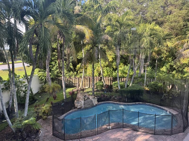 Image 3 of 24 For 12353 Natalies Cove Rd