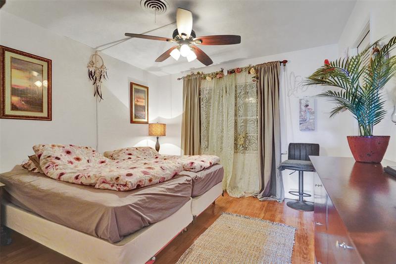 Image 25 of 62 For 2500 36th St  8