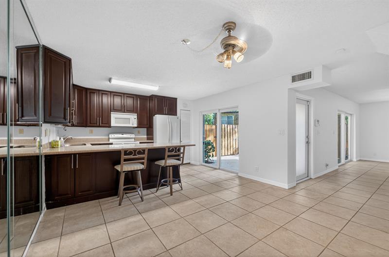 Image 12 of 39 For 9110 22nd Ct D-4