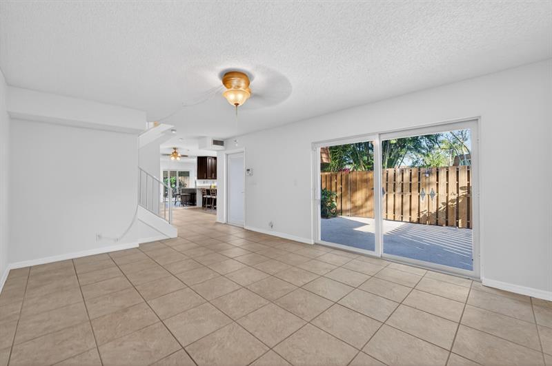 Image 16 of 39 For 9110 22nd Ct D-4