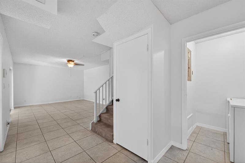 Image 18 of 39 For 9110 22nd Ct D-4