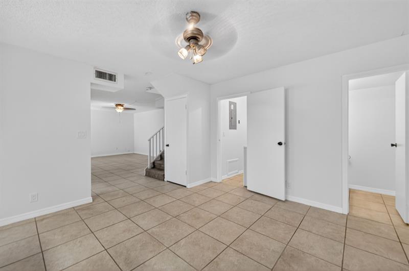 Image 20 of 39 For 9110 22nd Ct D-4