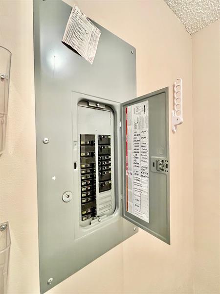 Image 23 of 39 For 9110 22nd Ct D-4