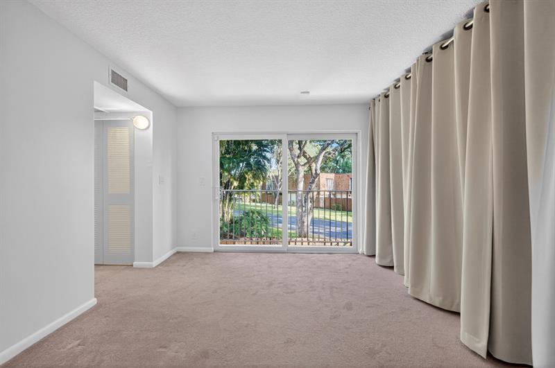 Image 25 of 39 For 9110 22nd Ct D-4