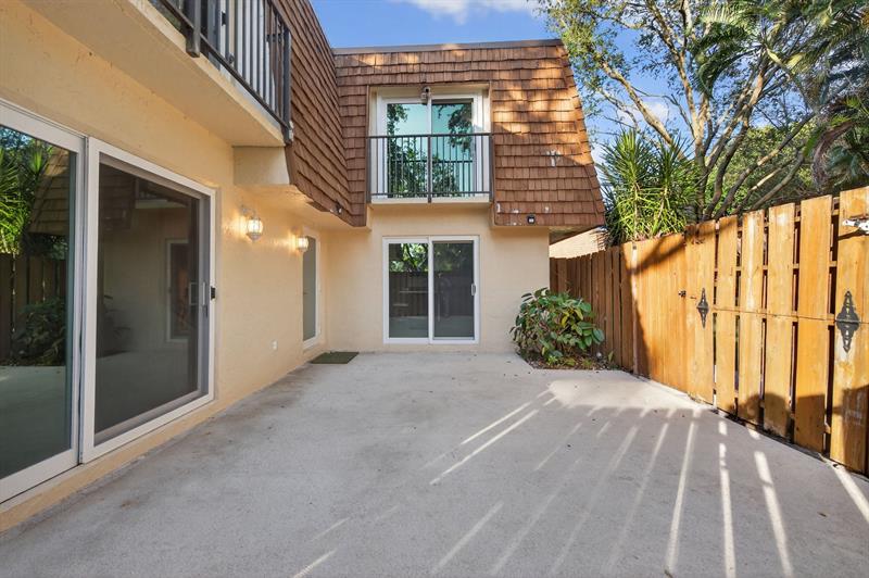 Image 5 of 39 For 9110 22nd Ct D-4