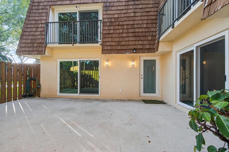 Image 7 of 39 For 9110 22nd Ct D-4