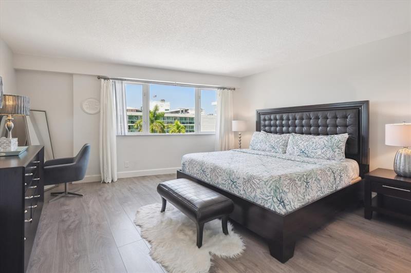 Image 10 of 15 For 3000 Holiday Dr 506