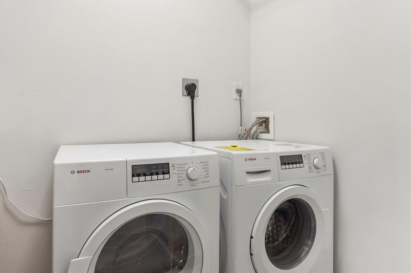 Image 14 of 15 For 3000 Holiday Dr 506