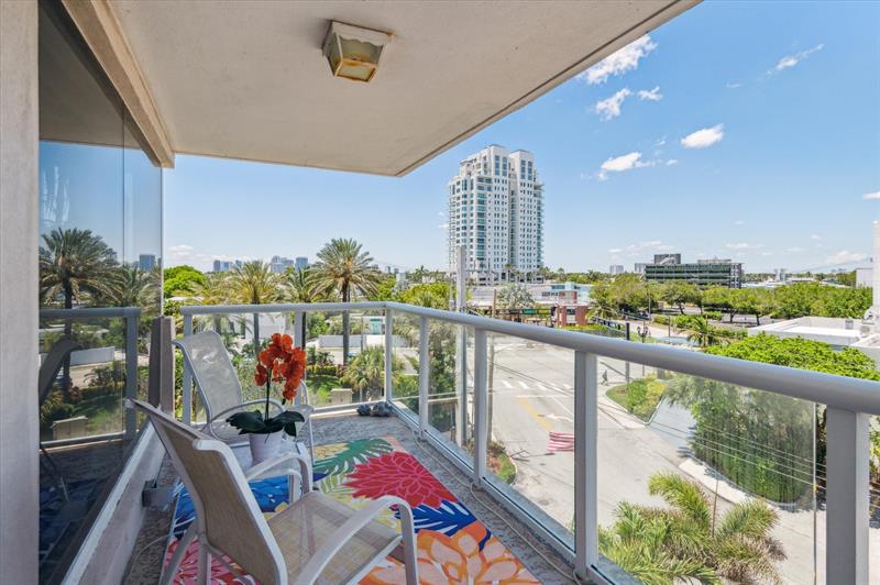 Image 15 of 15 For 3000 Holiday Dr 506