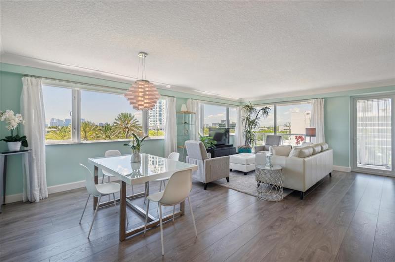 Image 5 of 15 For 3000 Holiday Dr 506