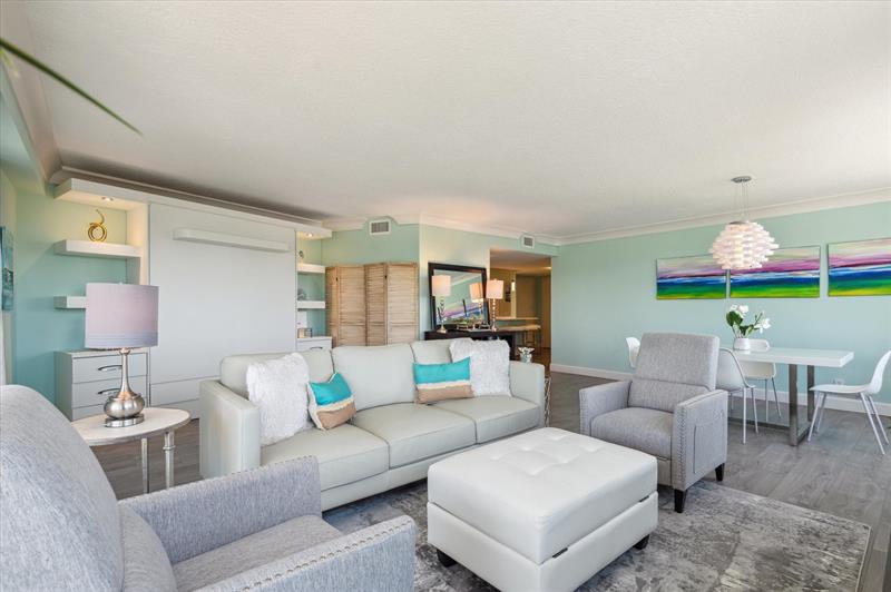 Image 8 of 15 For 3000 Holiday Dr 506