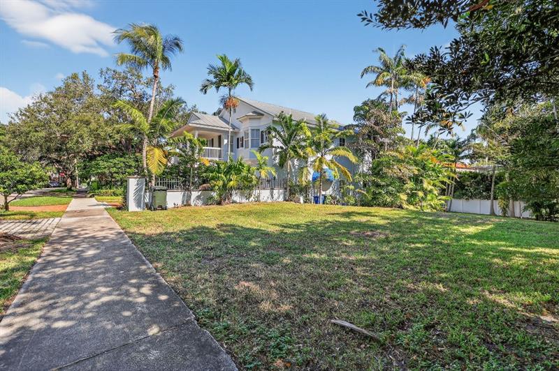 Image 6 of 7 For 1018 13th Ter