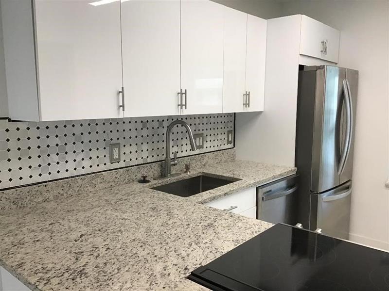 Image 4 of 17 For 7600 4th Pl  207