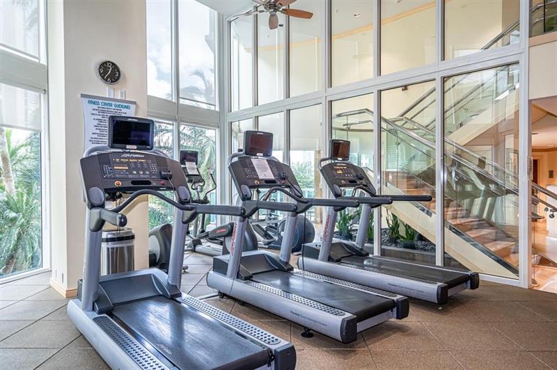 Image 48 of 50 For 347 New River Dr E  1603