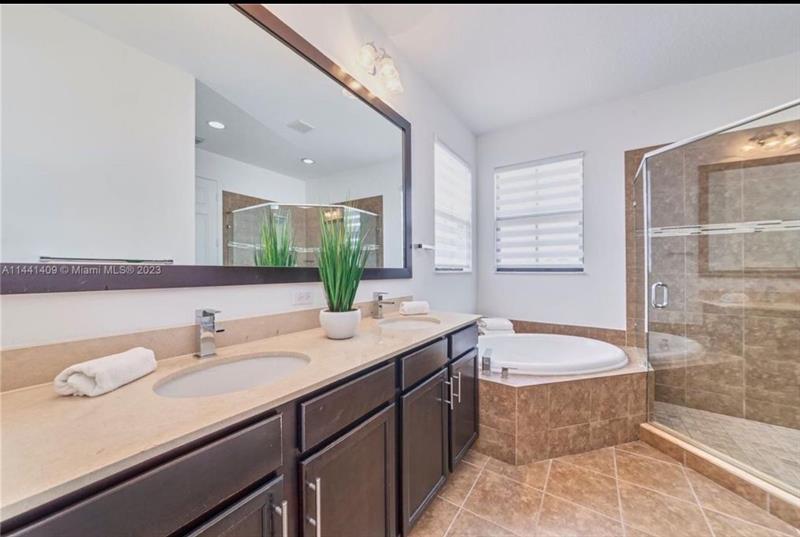 Image 14 of 25 For 8362 39th Ct