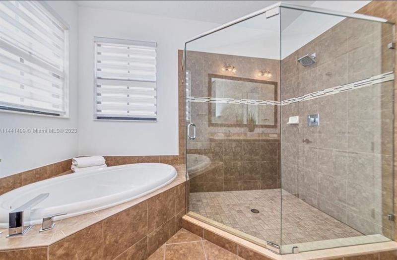 Image 15 of 25 For 8362 39th Ct