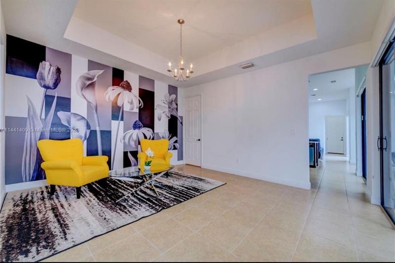 Image 5 of 25 For 8362 39th Ct