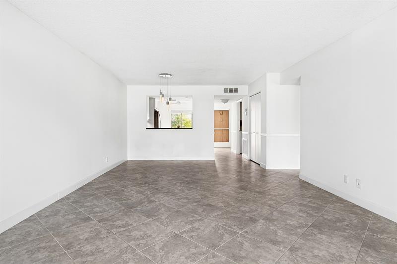 Image 11 of 47 For 5021 Oak Hill Lane  115