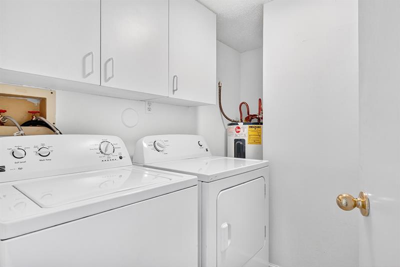 Image 24 of 47 For 5021 Oak Hill Lane  115