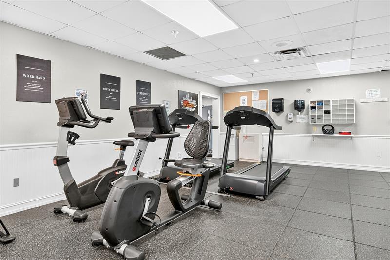 Image 36 of 47 For 5021 Oak Hill Lane  115