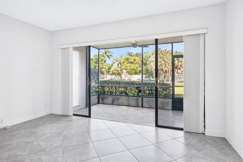 Image 8 of 47 For 5021 Oak Hill Lane  115