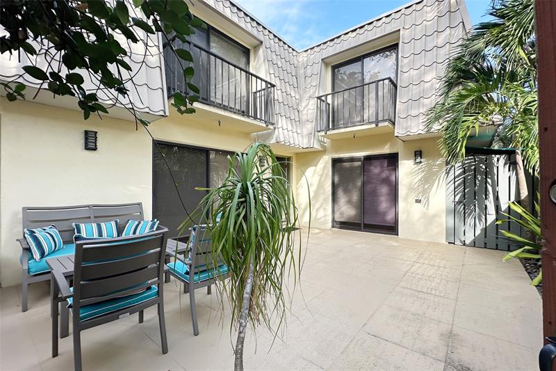 Details for 1700 Embassy Dr  504, West Palm Beach, FL 33401