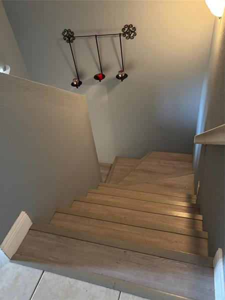 Image 8 of 31 For 1327 Hampton Blvd  1327