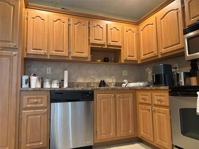 Image 9 of 31 For 1327 Hampton Blvd  1327