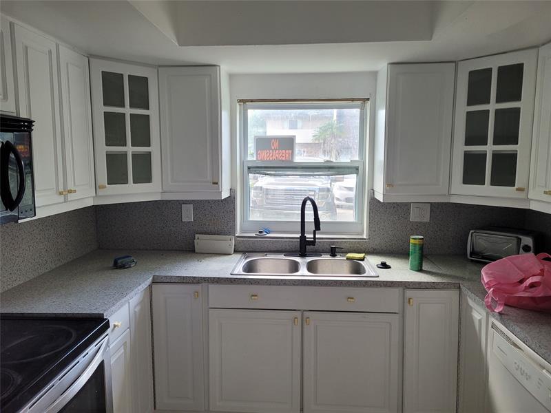 Image 6 of 11 For 7967 6th Ct  