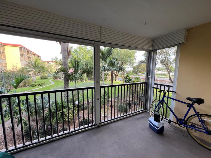 Image 21 of 29 For 2601 14th Street Cswy  222