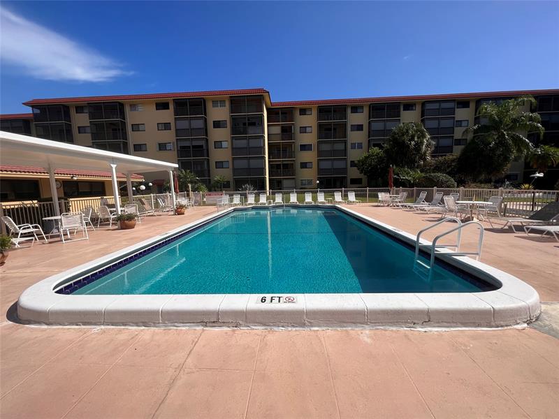 Image 4 of 29 For 2601 14th Street Cswy  222