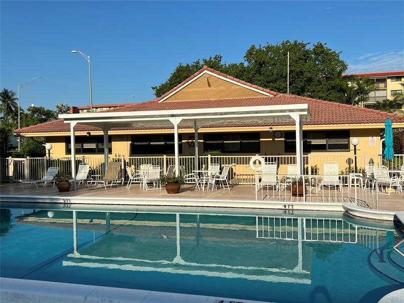 Image 5 of 29 For 2601 14th Street Cswy  222