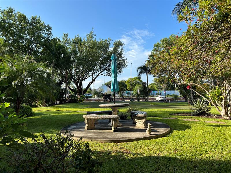 Image 9 of 29 For 2601 14th Street Cswy  222