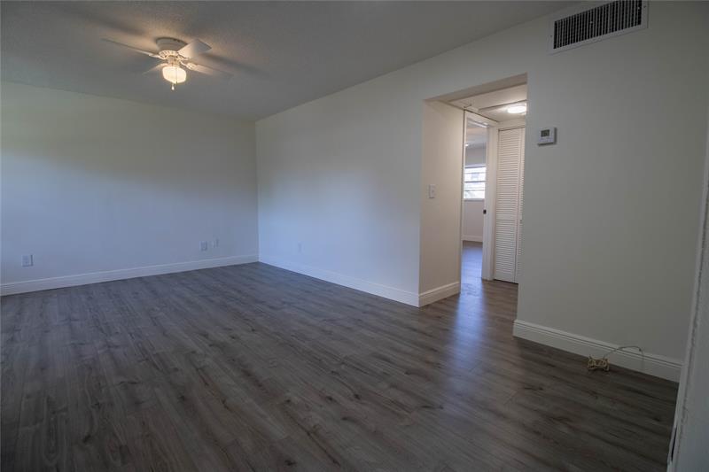 Image 10 of 19 For 1507 Argyle Drive  206