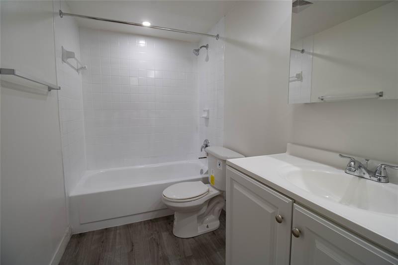 Image 12 of 19 For 1507 Argyle Drive  206