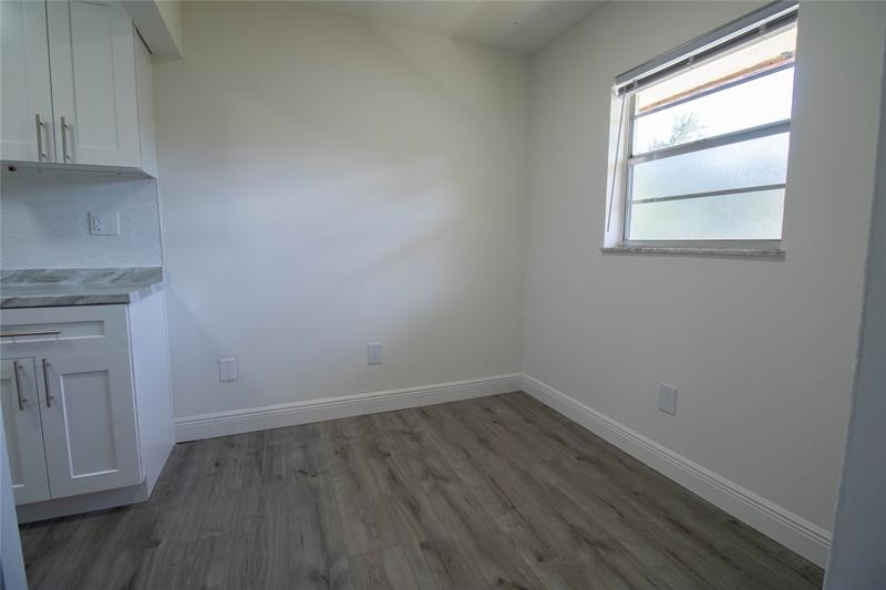 Image 6 of 19 For 1507 Argyle Drive  206