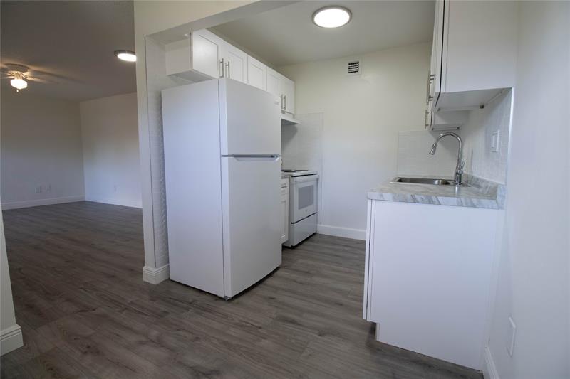 Image 7 of 19 For 1507 Argyle Drive  206