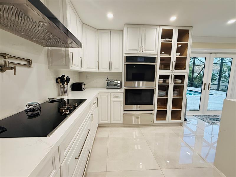 Image 4 of 10 For 15555 Hawker Ln