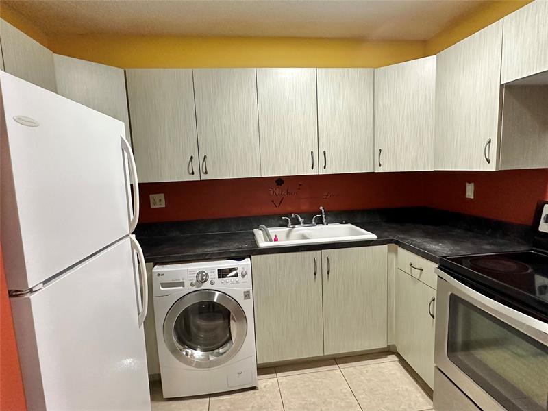 Image 13 of 13 For 11622 Royal Palm Blvd  11622