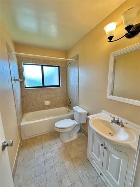 Image 9 of 13 For 11622 Royal Palm Blvd  11622