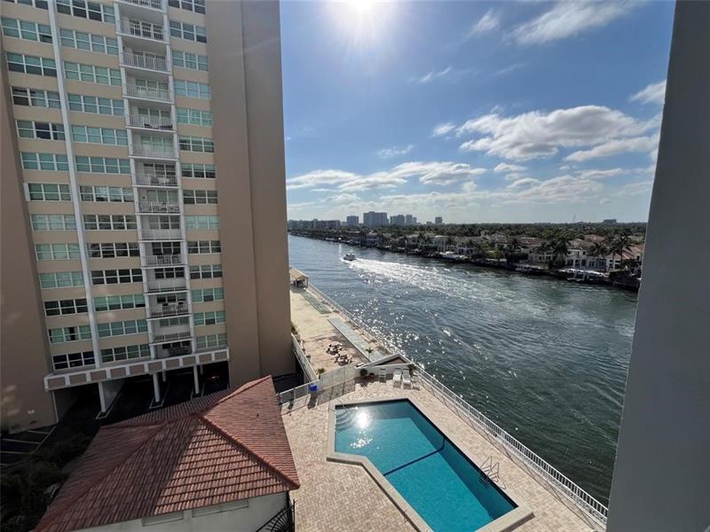 Image 16 of 20 For 1400 Ocean Dr  303