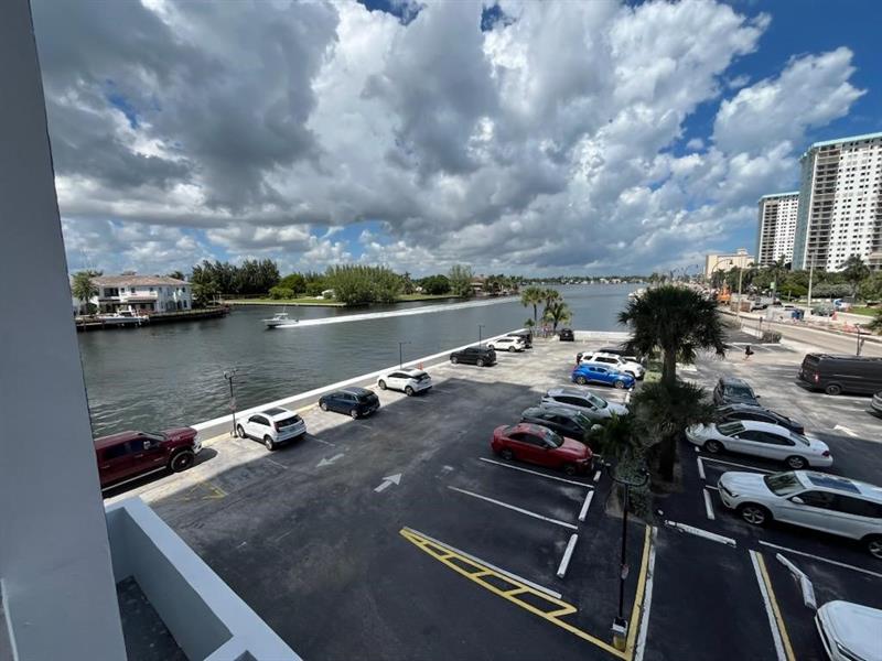 Image 4 of 20 For 1400 Ocean Dr  303