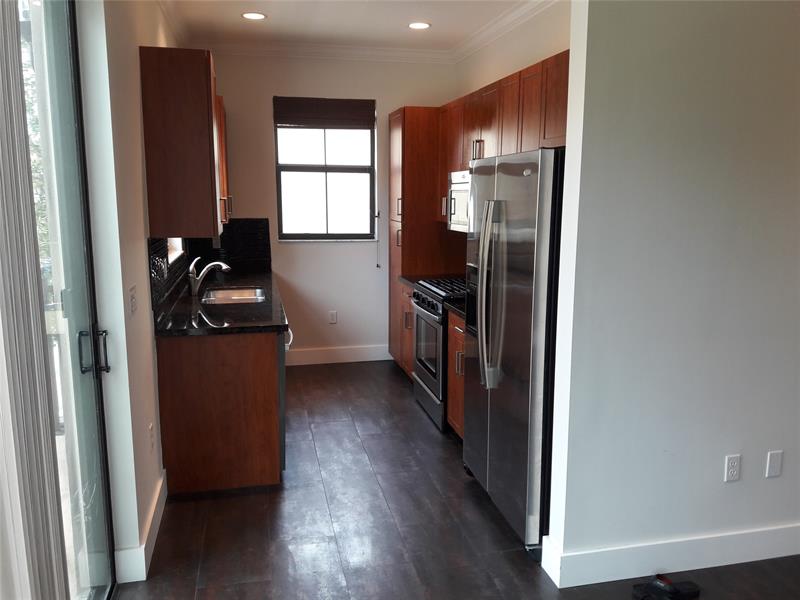 Image 4 of 20 For 12662 32nd Pl  12662