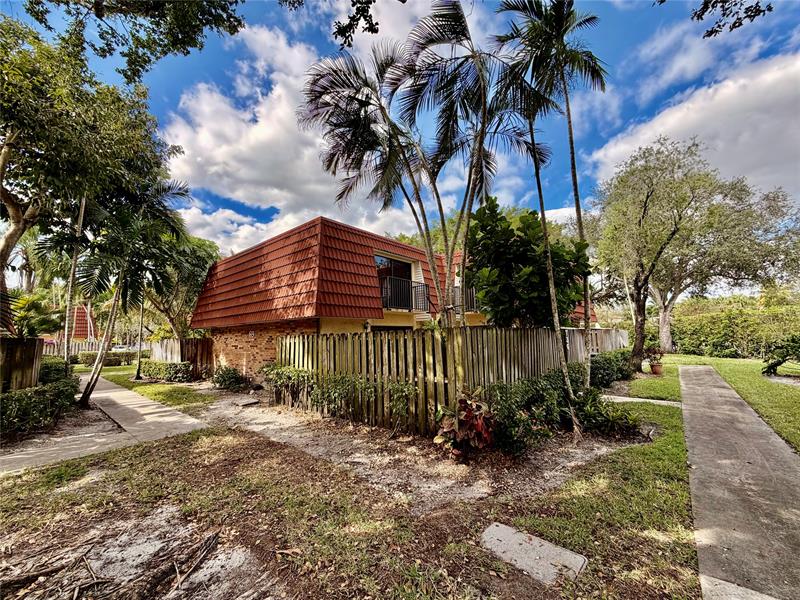 Image 3 of 14 For 736 98th Cir