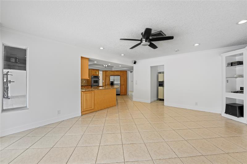 Image 13 of 63 For 1120 Tropical Way