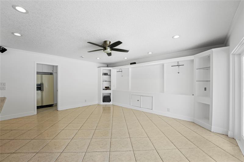 Image 14 of 63 For 1120 Tropical Way