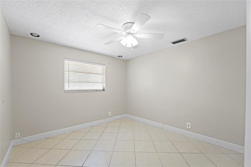 Image 20 of 63 For 1120 Tropical Way